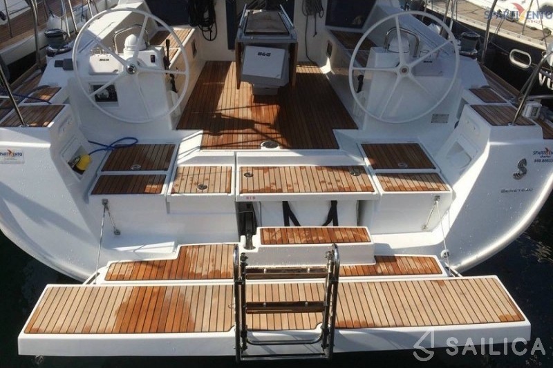 Oceanis 45 - Yacht Charter Sailica