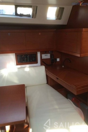 Oceanis 45 - Yacht Charter Sailica