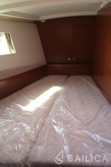 Oceanis 45 - Yacht Charter Sailica