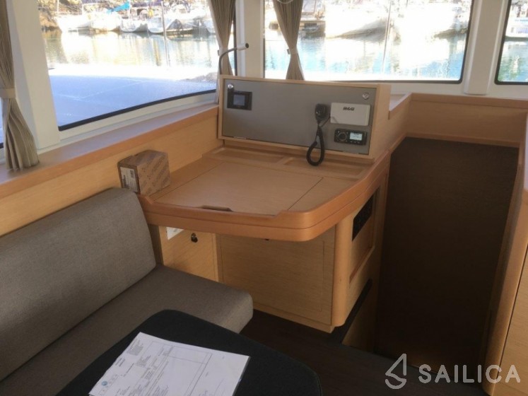 Lagoon 42 - Yacht Charter Sailica