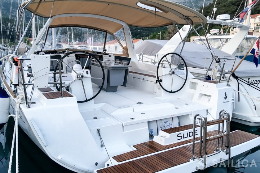 Oceanis 45 - Yacht Charter Sailica