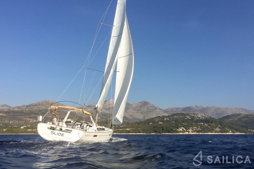 Oceanis 45 - Yacht Charter Sailica