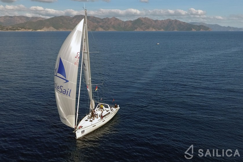 Oceanis 45 - Yacht Charter Sailica