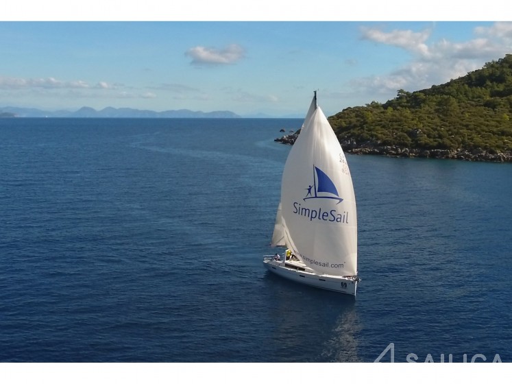 Oceanis 45 - Yacht Charter Sailica