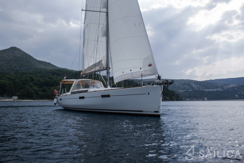 Oceanis 45 - Yacht Charter Sailica