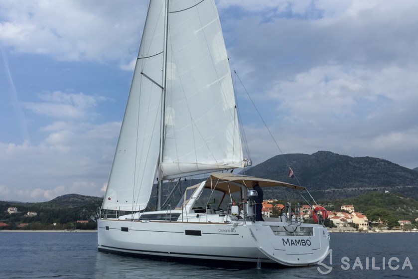 Oceanis 45 - Yacht Charter Sailica