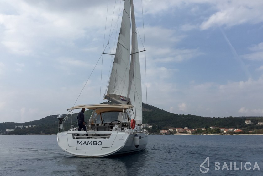 Oceanis 45 - Yacht Charter Sailica