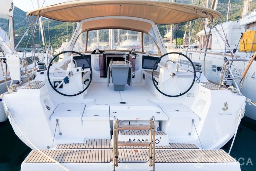 Oceanis 45 - Yacht Charter Sailica