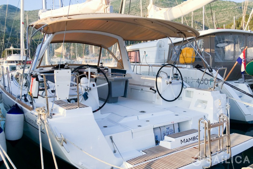 Oceanis 45 - Yacht Charter Sailica