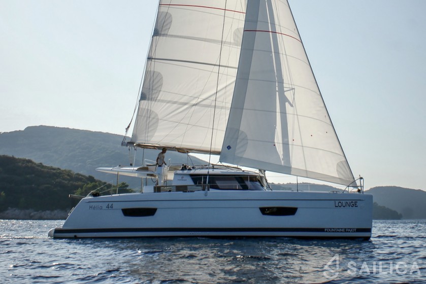 Helia 44 - Yacht Charter Sailica
