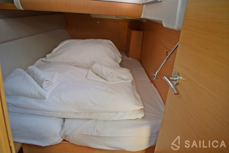 First 45 - Yacht Charter Sailica