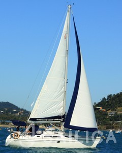 Catalina 350 - Yacht Charter Sailica