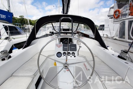 Catalina 350 - Yacht Charter Sailica