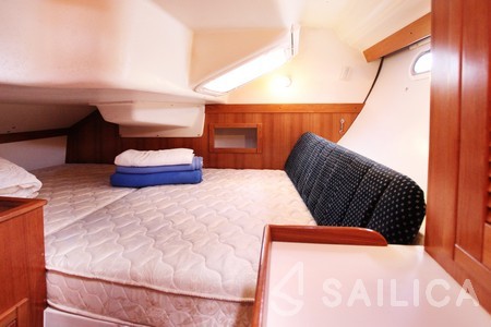 Catalina 350 - Yacht Charter Sailica