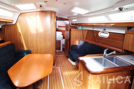 Catalina 350 - Yacht Charter Sailica