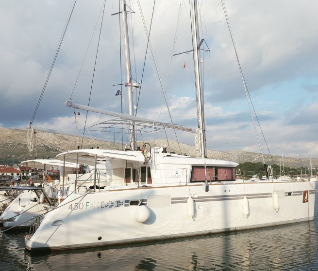 Lagoon 450  Flybridge - Yacht Charter Sailica
