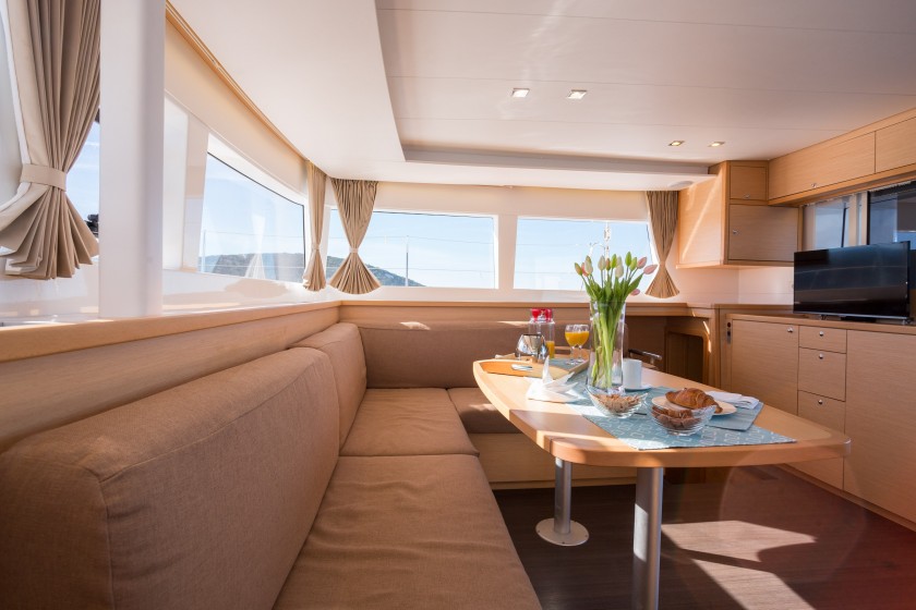 Lagoon 450  Flybridge - Yacht Charter Sailica