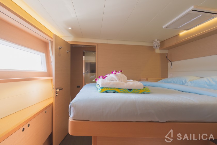 Lagoon 52F - Yacht Charter Sailica