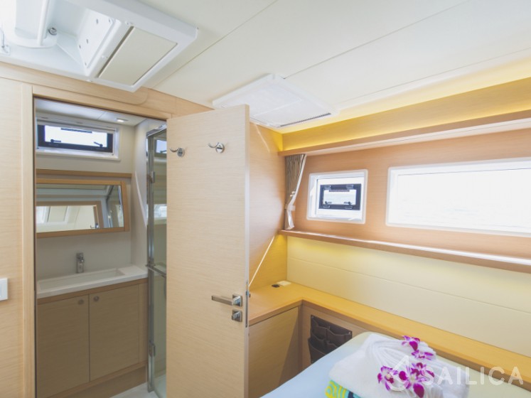 Lagoon 52F - Yacht Charter Sailica