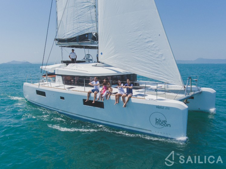 Lagoon 52F - Yacht Charter Sailica