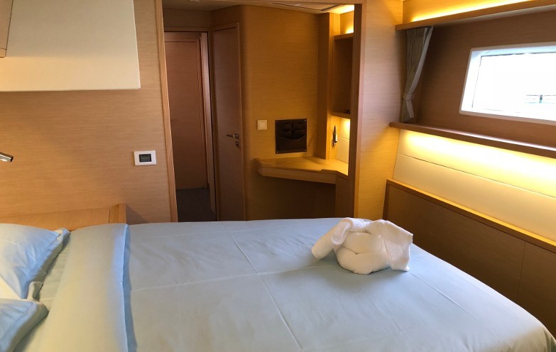 Lagoon 52F - Yacht Charter Sailica