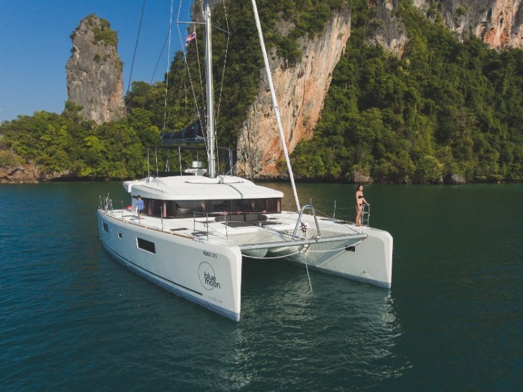 Lagoon 52F - Yacht Charter Sailica
