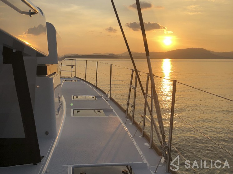 Lagoon 52F - Yacht Charter Sailica