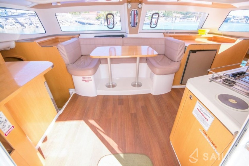 Mahe 36 Evolution - Yacht Charter Sailica