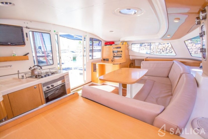 Mahe 36 Evolution - Yacht Charter Sailica