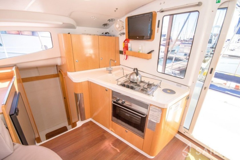 Mahe 36 Evolution - Yacht Charter Sailica