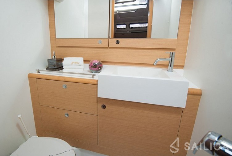 First 45 - Yacht Charter Sailica