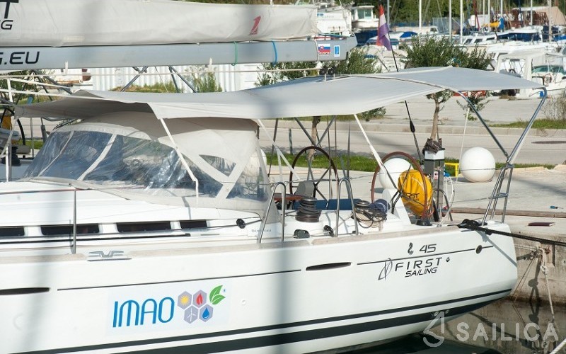 First 45 - Yacht Charter Sailica