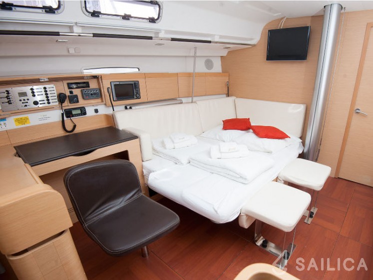 First 45 - Yacht Charter Sailica