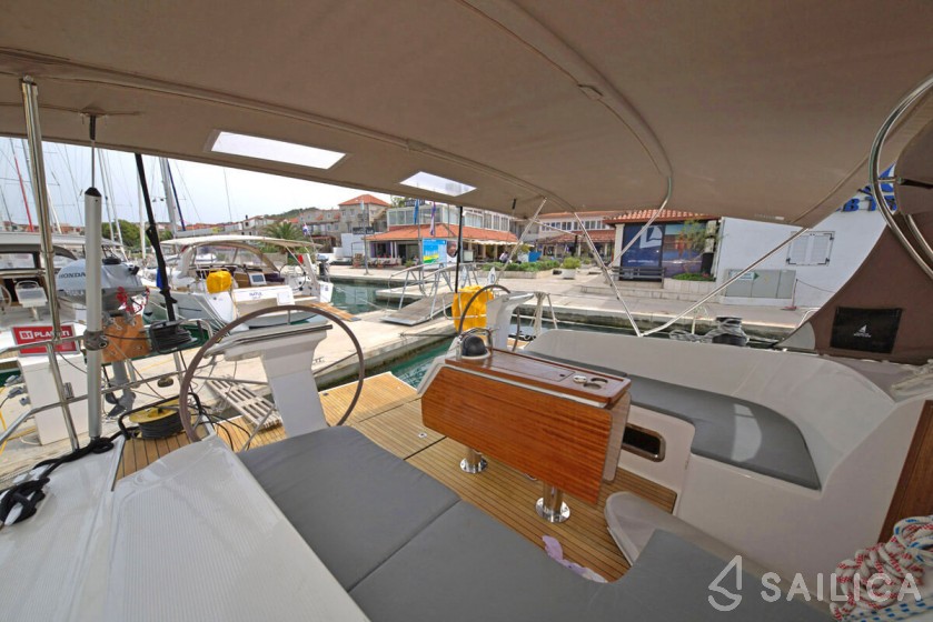 Bavaria 46 Cruiser - Yacht Charter Sailica