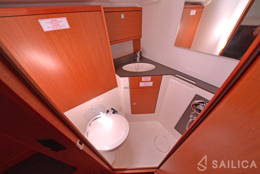 Bavaria 46 Cruiser - Yacht Charter Sailica