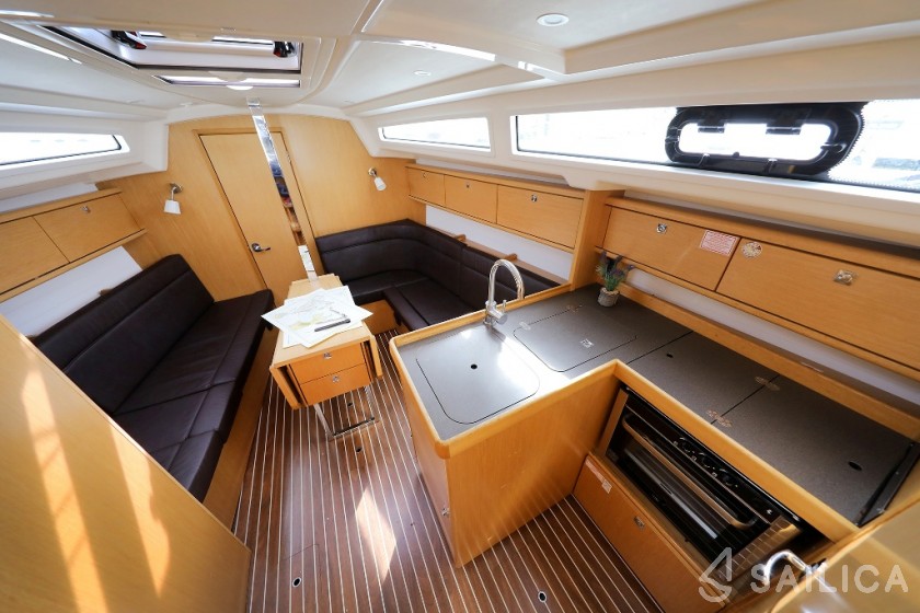 Bavaria 34 Cruiser - Yacht Charter Sailica