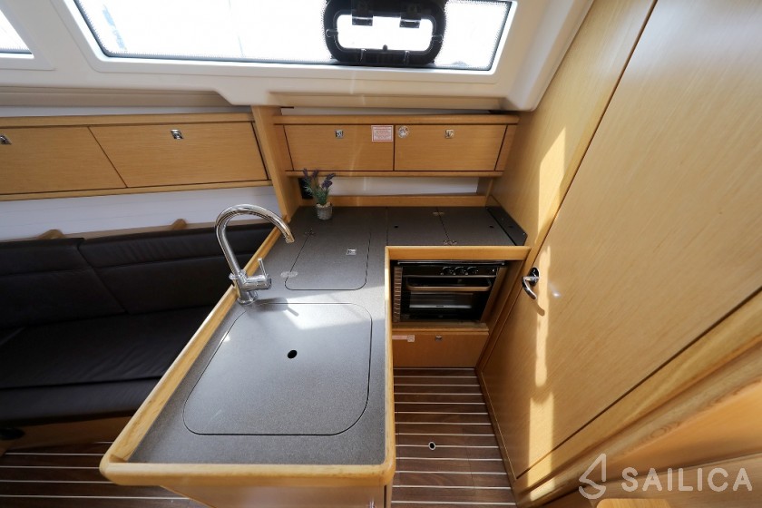 Bavaria 34 Cruiser - Yacht Charter Sailica