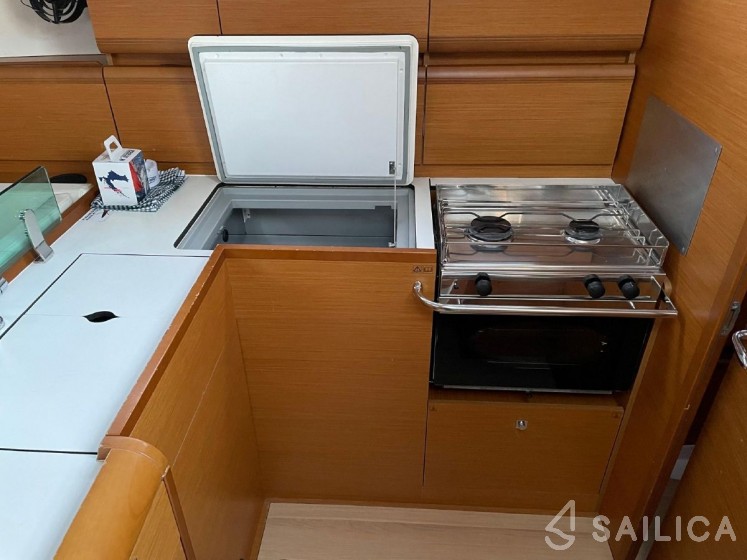 Sun Odyssey 449 - Yacht Charter Sailica
