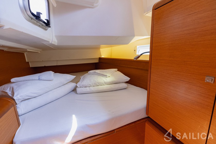 Sun Odyssey 449 - Yacht Charter Sailica