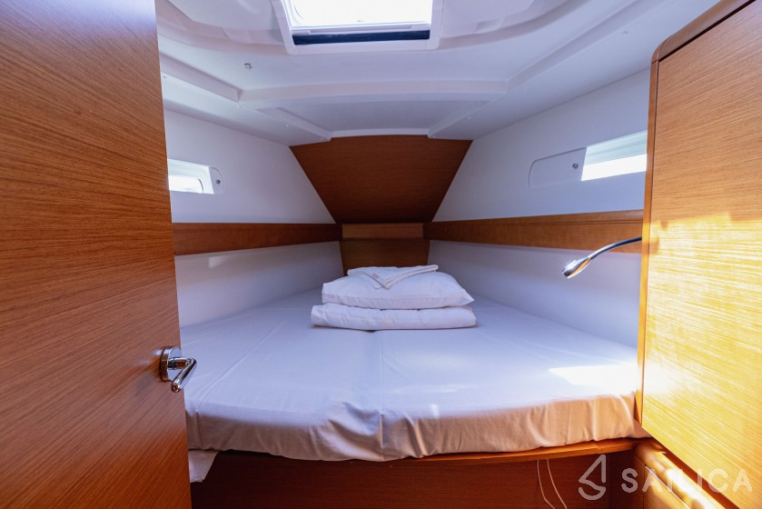 Sun Odyssey 449 - Yacht Charter Sailica