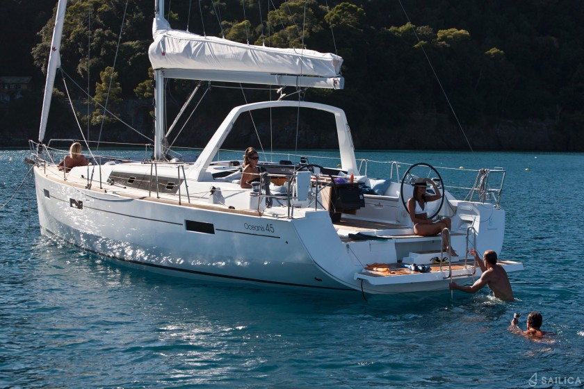 Oceanis 45 - Yacht Charter Sailica