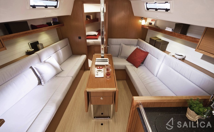 Bavaria 32 Cruiser - Yacht Charter Sailica