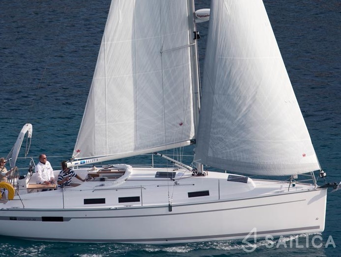 Bavaria 32 Cruiser - Yacht Charter Sailica