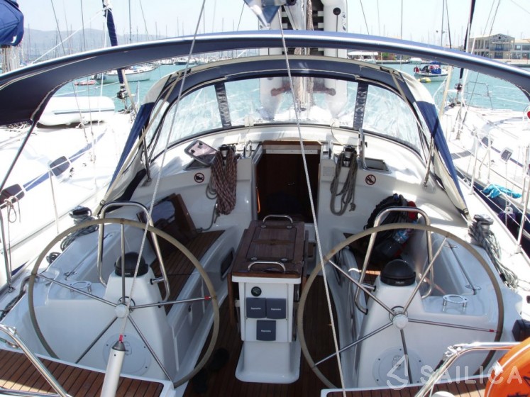 Bavaria 42 Cruiser - Yacht Charter Sailica
