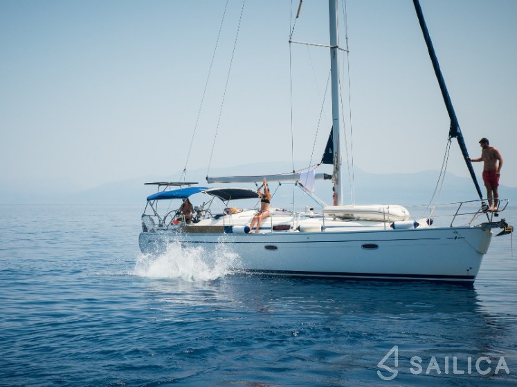 Bavaria 42 Cruiser - Yacht Charter Sailica