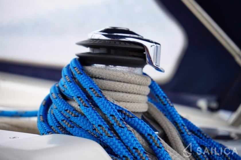 Bavaria 42 Cruiser - Yacht Charter Sailica