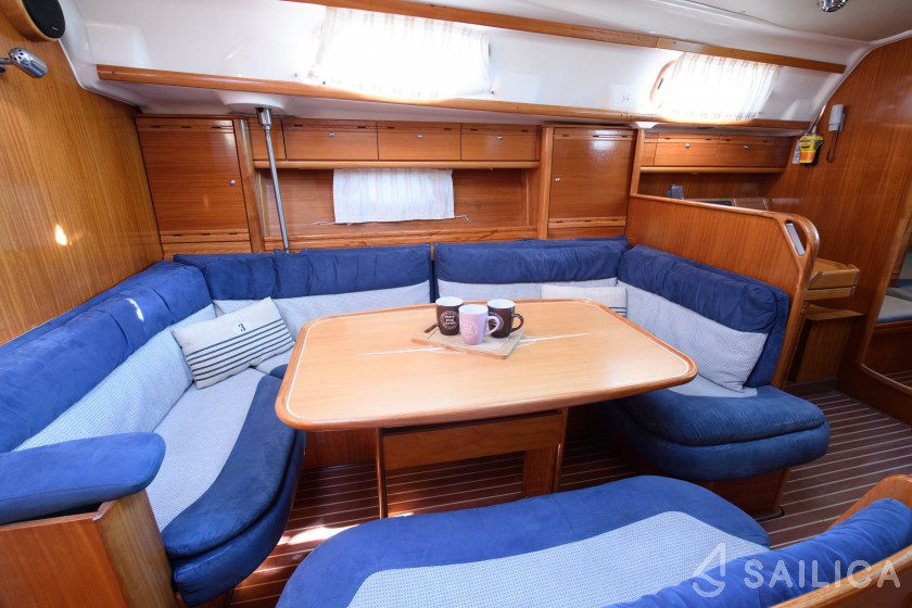 Bavaria 42 Cruiser - Yacht Charter Sailica