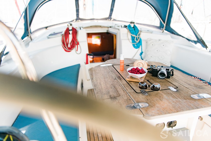 Bavaria 42 Cruiser - Yacht Charter Sailica