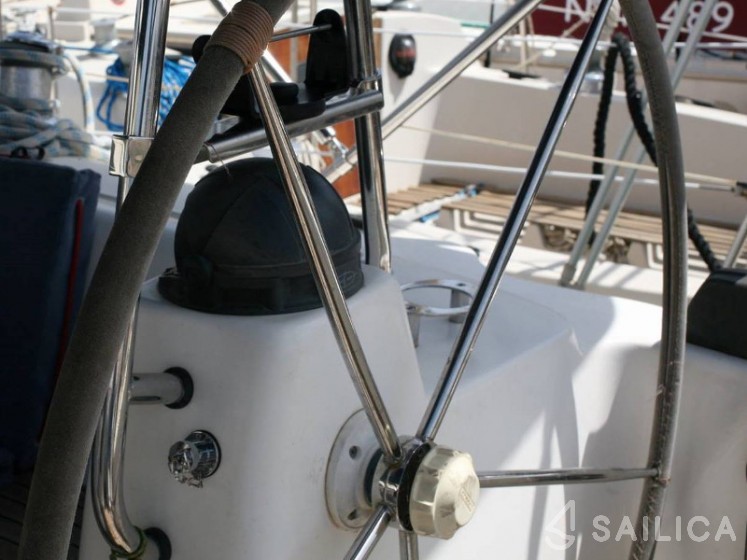 Bavaria 42 Cruiser - Yacht Charter Sailica