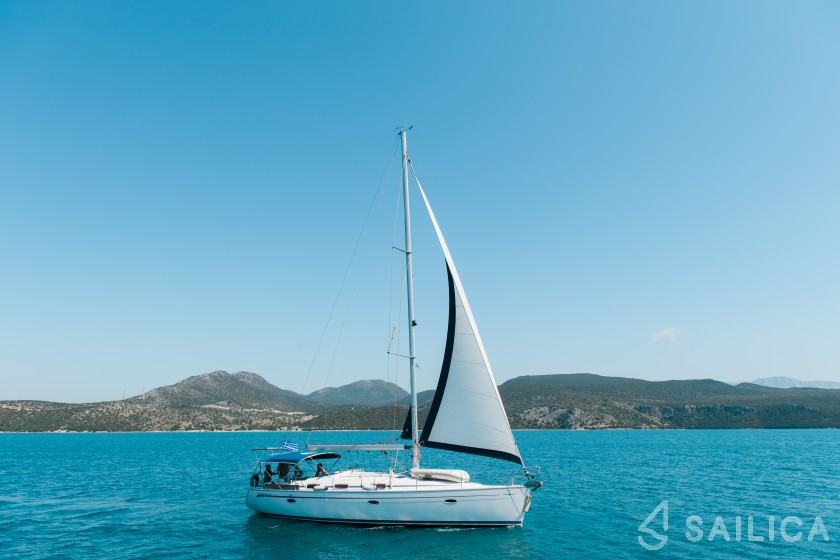 Bavaria 42 Cruiser - Yacht Charter Sailica
